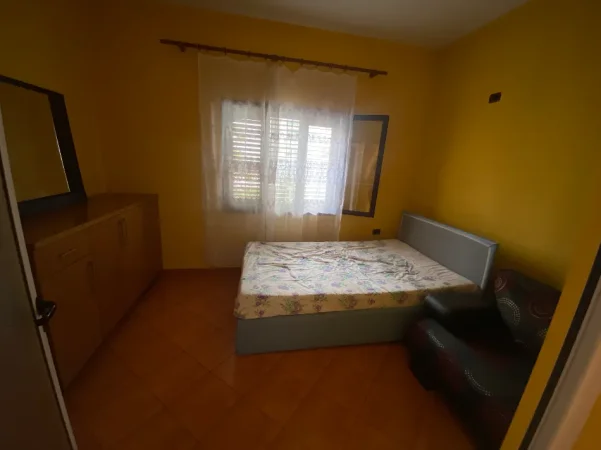 Tirane, jepet me qera nga Pronari, pa-komision 1+1 Kati 2, 70 m² 300 € (Rruga Loni Ligori)