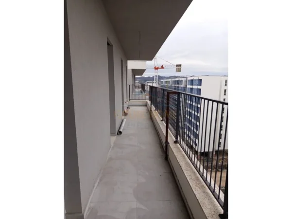 Tirane, shitet apartament 2+1+Ballkon Kati 8, 110 m² 137.000 € (Kompleksi Univers City)