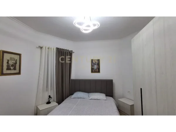 Tirane, jepet me qera apartament 1+1 Kati 1, 30 m² 500 € (Rruga e Dibres)