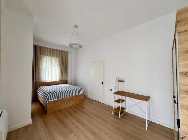 Shqiperi, jepet me qera Vile 4+1 Kati 3, 250 m² 2.500 € (Kompleksi Vilat Lule)