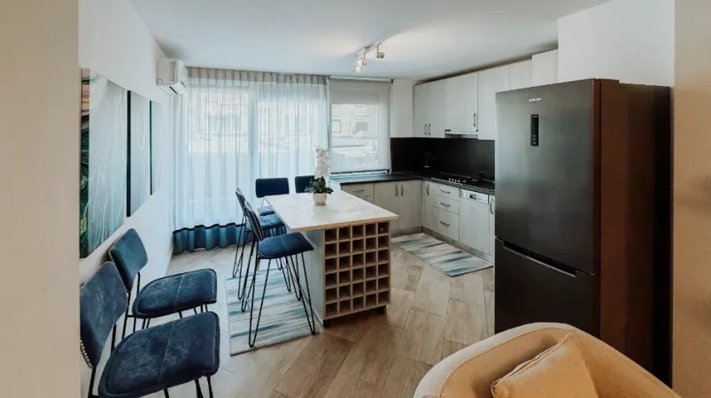 Tirane, jepet me qera apartament 2+1 Kati 2, 105 m² 900 € (Qender)