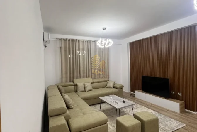 Tirane, jepet me qera apartament 1+1+Ballkon Kati 5, 88 m² 600 € (Liqeni i Thate)