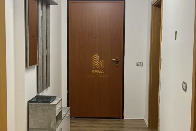 Tirane, jepet me qera apartament 1+1+Ballkon Kati 5, 88 m² 600 € (Liqeni i Thate)