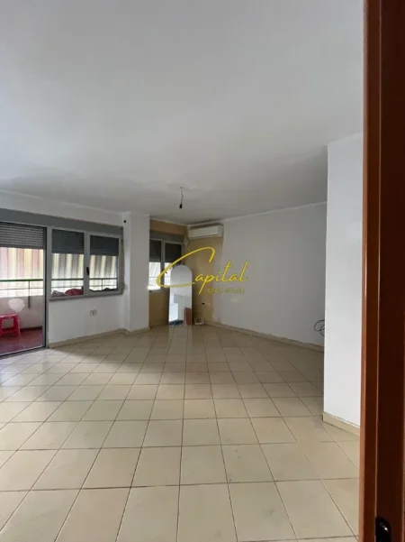 Tirane, shitet apartament 2+1 Kati 8, 118 m² 330.000 € (RRUGA E DIBRES)