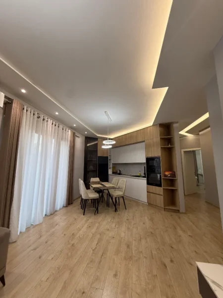 Tirane, jepet me qera apartament 2+1 Kati 4, 100 m² 1.500 € (RRUGA E BARRIKADAVE)