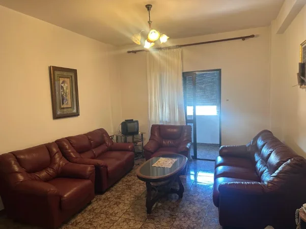 Tirane, jepet me qera apartament 2+1 Kati 4, 90 m² 500 € (Xhamllik,Rruga Arkitekt Sinani)