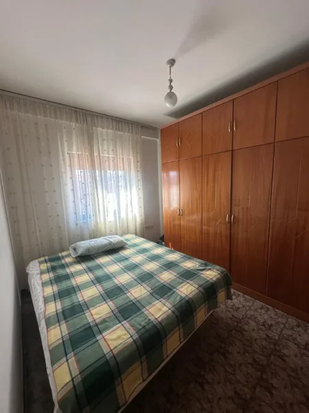 Tirane, jepet me qera apartament 2+1 Kati 4, 90 m² 500 € (Xhamllik,Rruga Arkitekt Sinani)
