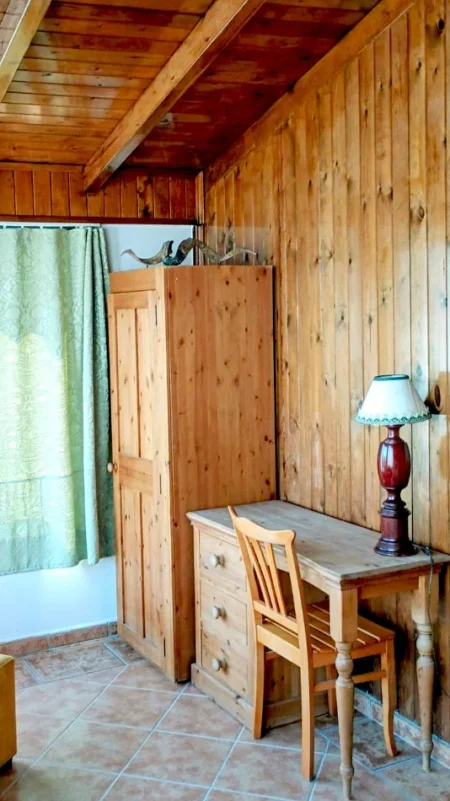 Tirane, jepet me qera Vile 2+1+Ballkon Kati 3, 160 m² 800 € (Rruga Riza Cerova)