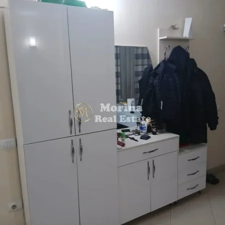 Tirane, jepet me qera apartament 2+1 Kati 4, 85 m² 450 € (Kristal Center)