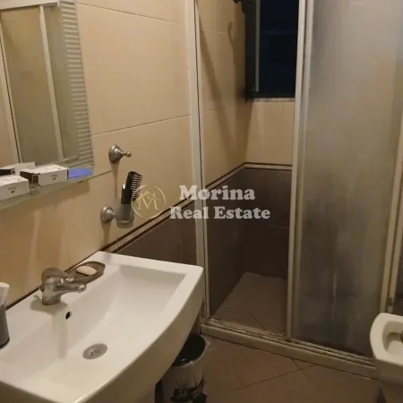 Tirane, jepet me qera apartament 2+1 Kati 4, 85 m² 450 € (Kristal Center)