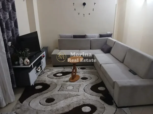 Tirane, jepet me qera apartament 2+1 Kati 4, 85 m² 450 € (Kristal Center)