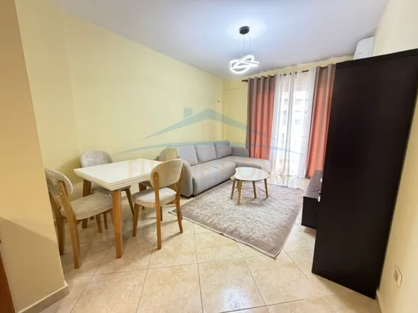 Shqiperi, jap me qera apartament 1+1 Kati 4, 70 m² 420 € 