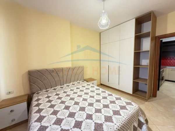 Shqiperi, jap me qera apartament 1+1 Kati 4, 70 m² 420 € 