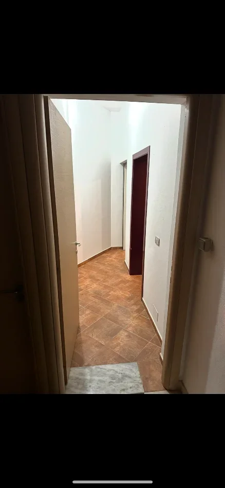 Tirane, jepet me qera apartament 1+1+Aneks+Ballkon Kati 2, 50 m² 35.000 € (Rruga Havzi Nela)