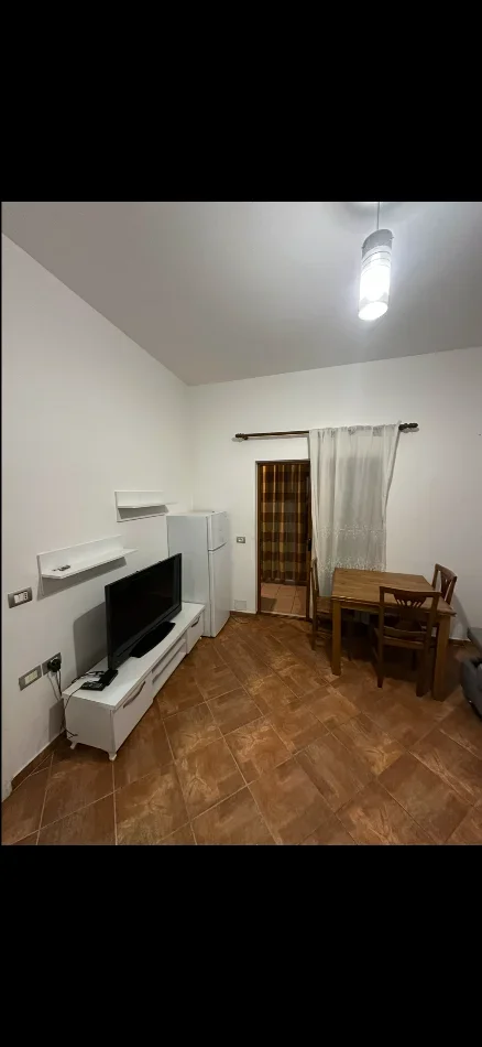 Tirane, jepet me qera apartament 1+1+Aneks+Ballkon Kati 2, 50 m² 35.000 € (Rruga Havzi Nela)