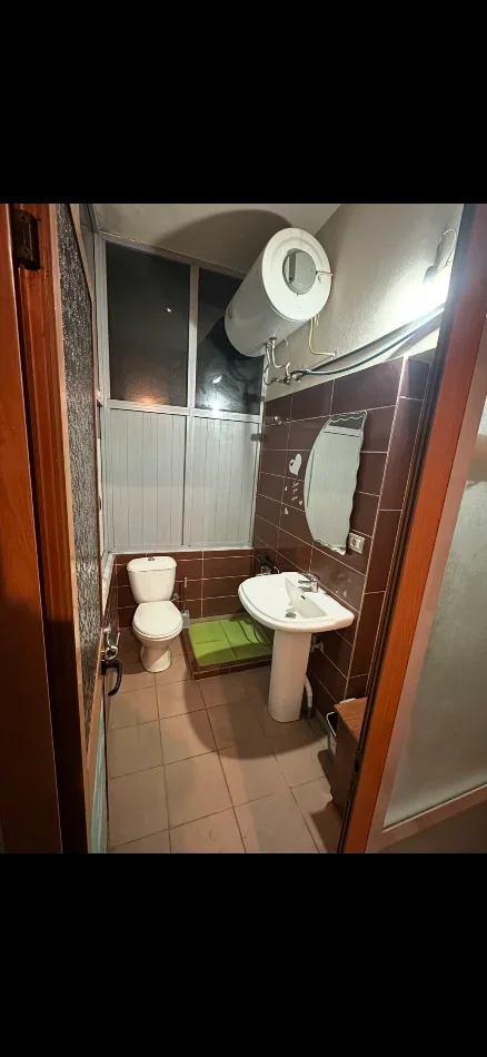 Tirane, jepet me qera apartament 1+1+Aneks+Ballkon Kati 2, 50 m² 35.000 € (Rruga Havzi Nela)