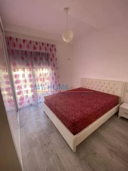 Tirane, jepet me qera apartament 2+1+Ballkon Kati 3, 85 m² 750 € (Rruga Qemal Stafa)