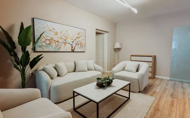 Tirane, jepet me qera apartament 2+1+Ballkon Kati 2, 115 m² 900 € (Qender)