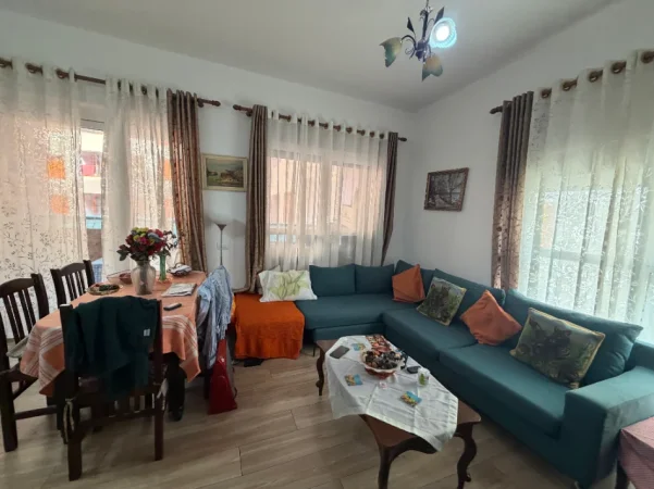 Tirane, shitet apartament 2+1+Ballkon Kati 2, 83 m² 140.000 € (Kompleksi Mangalem)