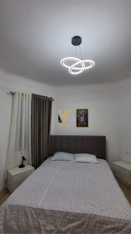 Tirane, jepet me qera apartament 1+1+Ballkon Kati 0, 55 m² 720 € (QENDER)