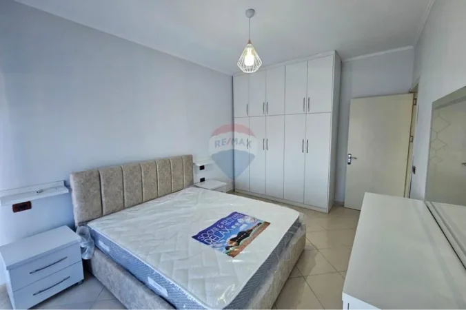 Tirane, jepet me qera 1+1 , 420 € 