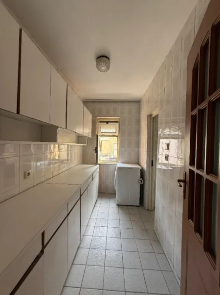 Tirane, jepet me qera apartament 2+1 Kati 6, 126 m² 522 € (RRUGA ISLAM ALLA MYSLYM SHYR)
