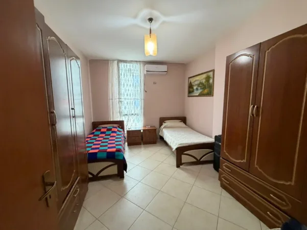 Tirane, jepet me qera apartament 1+1 Kati 2, 450 € 