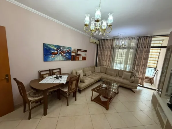 Tirane, jepet me qera apartament 1+1 Kati 2, 450 € 