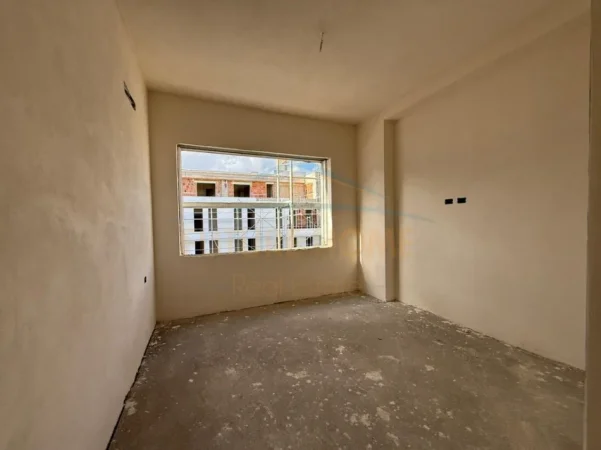 Tirane, shes apartament 1+1+Ballkon Kati 6, 79 m² 82.320 € (univers city)