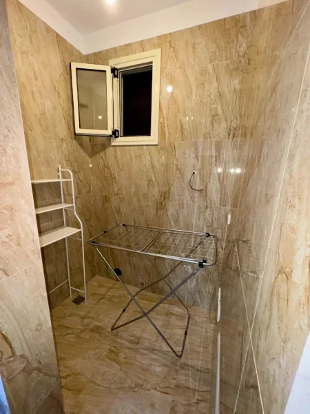 Tirane, jepet me qera apartament 1+1+Aneks+Ballkon Kati 2, 65 m² 350 € (Selite)