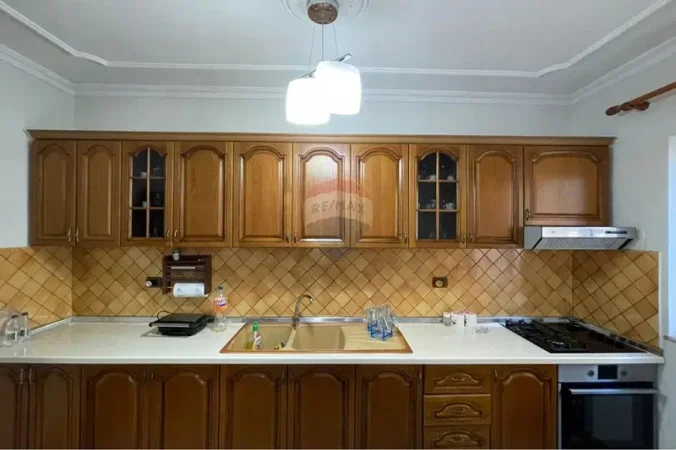 Tirane, jepet me qera 2+1 , 1 m² 470 € 