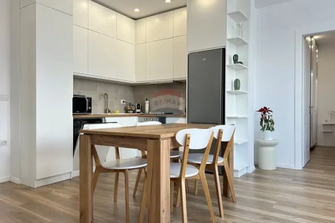 Tirane, jepet me qera 1+1 , 720 € 