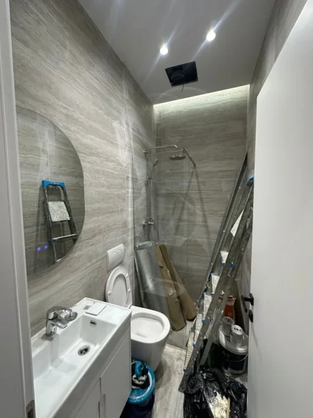 Tirane, jepet me qera apartament 1+1 Kati 1, 70 m² 600 € 