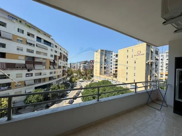 Tirane, jepet me qera apartament 1+1 Kati 4, 70 m² 420 € (ASTIR , Rotondo)