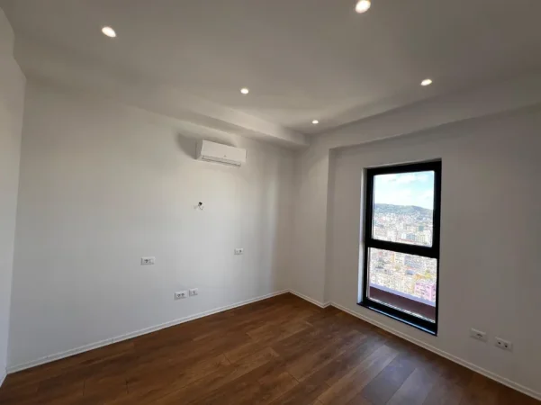 Tirane, jepet me qera ambjent biznesi Kati 20, 105 m² 1.200 € (Rruga e Kavajes)