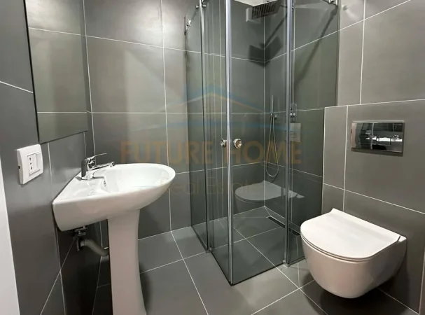 Qera, Apartament 2+1+2 + POST PARKIMI, Unaza e Re