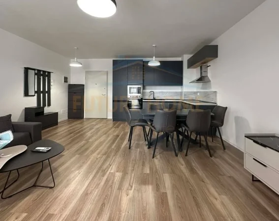 Qera, Apartament 2+1+2 + POST PARKIMI, Unaza e Re