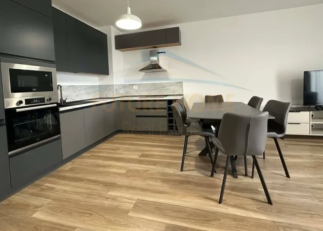 Qera, Apartament 2+1+2 + POST PARKIMI, Unaza e Re