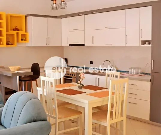 Shkoder, jepet me qera apartament 2+1+Ballkon Kati 5, 93 m² 500 € (Pallati tek Elita, Shkodër)