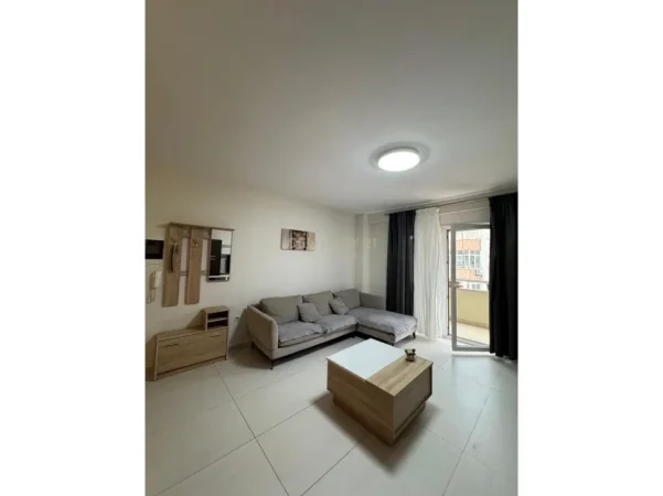 Tirane, jepet me qera apartament 2+1+Ballkon Kati 6, 114 m² 850 € (zonën e ATSh, Pazarit të Ri)