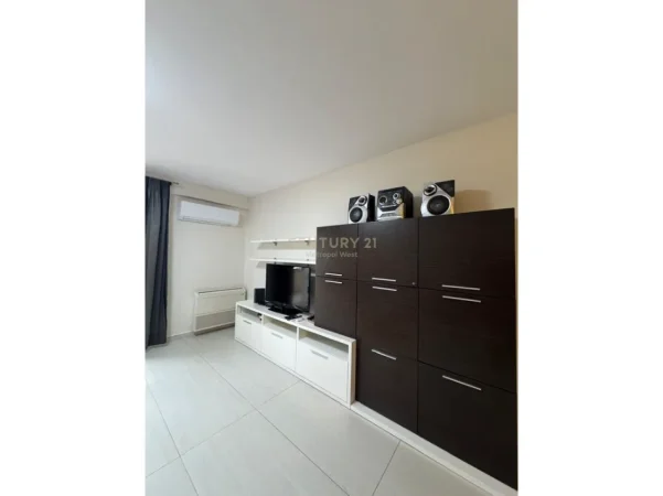 Tirane, jepet me qera apartament 2+1+Ballkon Kati 6, 114 m² 850 € (zonën e ATSh, Pazarit të Ri)