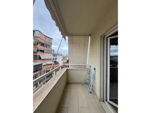 Tirane, jepet me qera apartament 2+1+Ballkon Kati 6, 114 m² 850 € (zonën e ATSh, Pazarit të Ri)