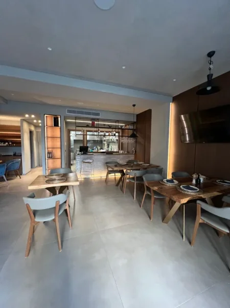 Tirane, shitet bar-resorant Kati 0, 110 m² 310.000 € (Kodra e Diellit)