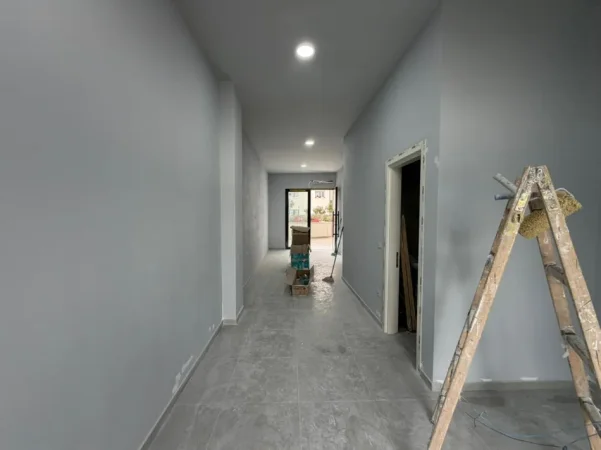 Tirane, jepet me qera ambjent biznesi Kati 0, 40 m² 400 € (Astir)