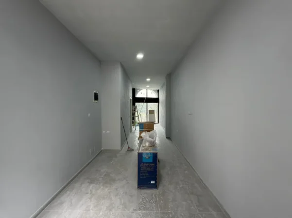 Tirane, jepet me qera ambjent biznesi Kati 0, 40 m² 400 € (Astir)
