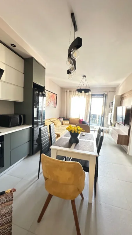 Tirane, jepet me qera apartament 1+1 , 70 m² (STADIUMI DINAMO) 85.000L