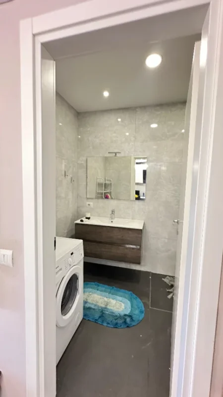 Tirane, jepet me qera apartament 1+1 , 70 m² (STADIUMI DINAMO) 85.000L