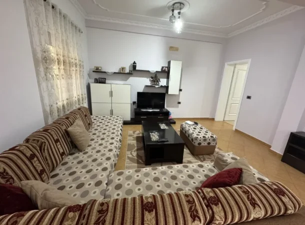 Tirane, jepet me qera apartament 2+1+PARKIM, Kati 2, 90 m² 500 € (RRUGA JORDAN MISJA)