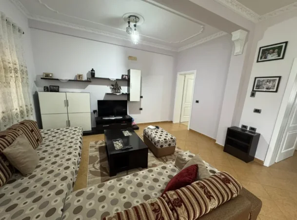 Tirane, jepet me qera apartament 2+1+PARKIM, Kati 2, 90 m² 500 € (RRUGA JORDAN MISJA)