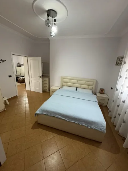 Tirane, jepet me qera apartament 2+1+PARKIM, Kati 2, 90 m² 500 € (RRUGA JORDAN MISJA)